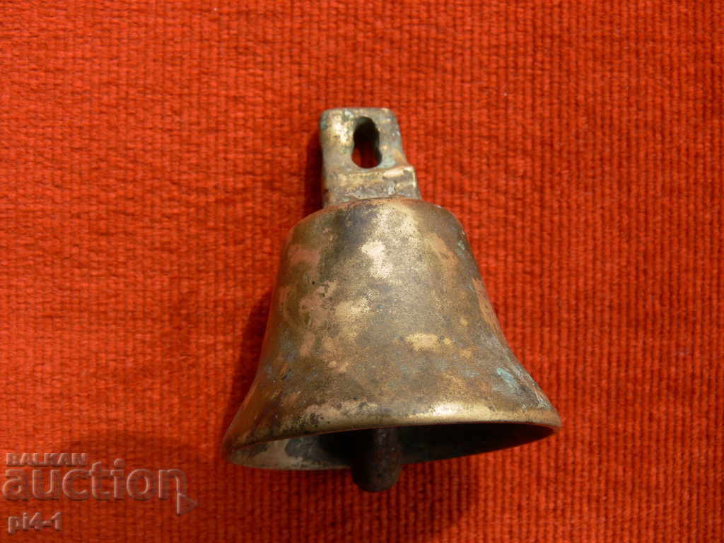 Стар бронзов чан, звънец с цена 80.00 лв. | € 40.90 Стар бронзов чан, звънец с цена 80.00 лв. | € 40.90