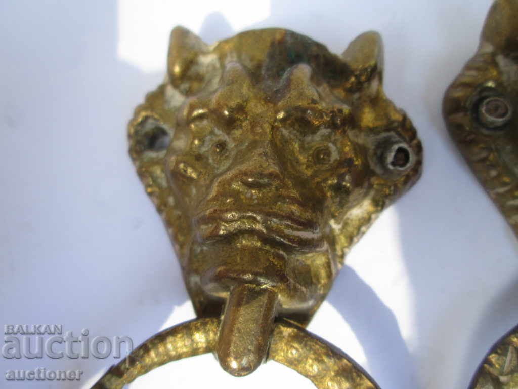 Delivery of OLD BRONZE DOOR KNOWLEDGE Delivery of OLD BRONZE DOOR KNOWLEDGE