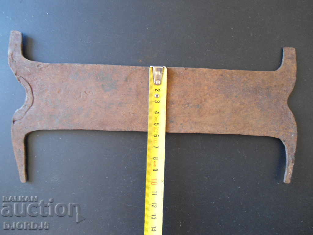 Auction Old wrought iron scraper Auction Old wrought iron scraper