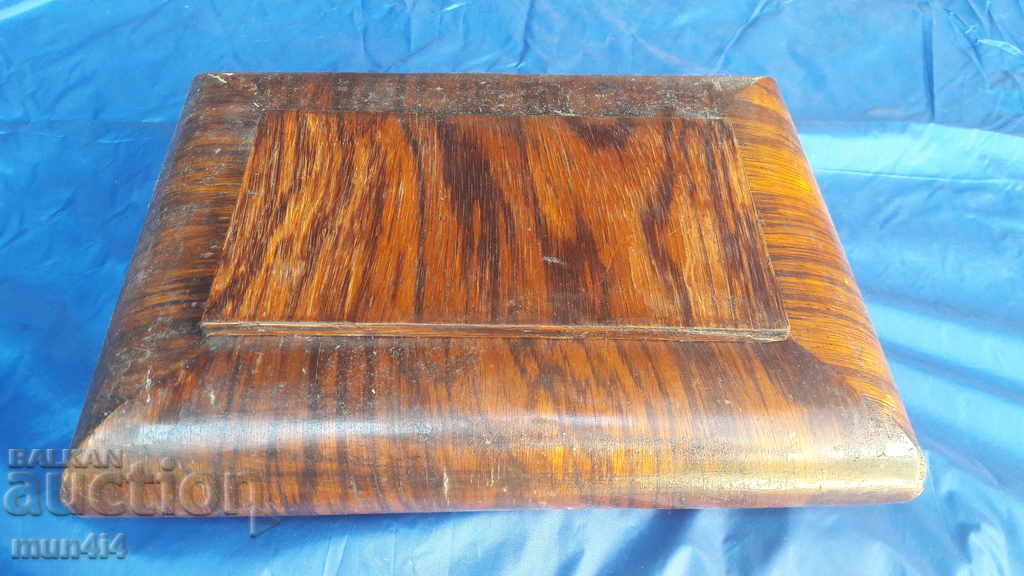 Wooden veneer box