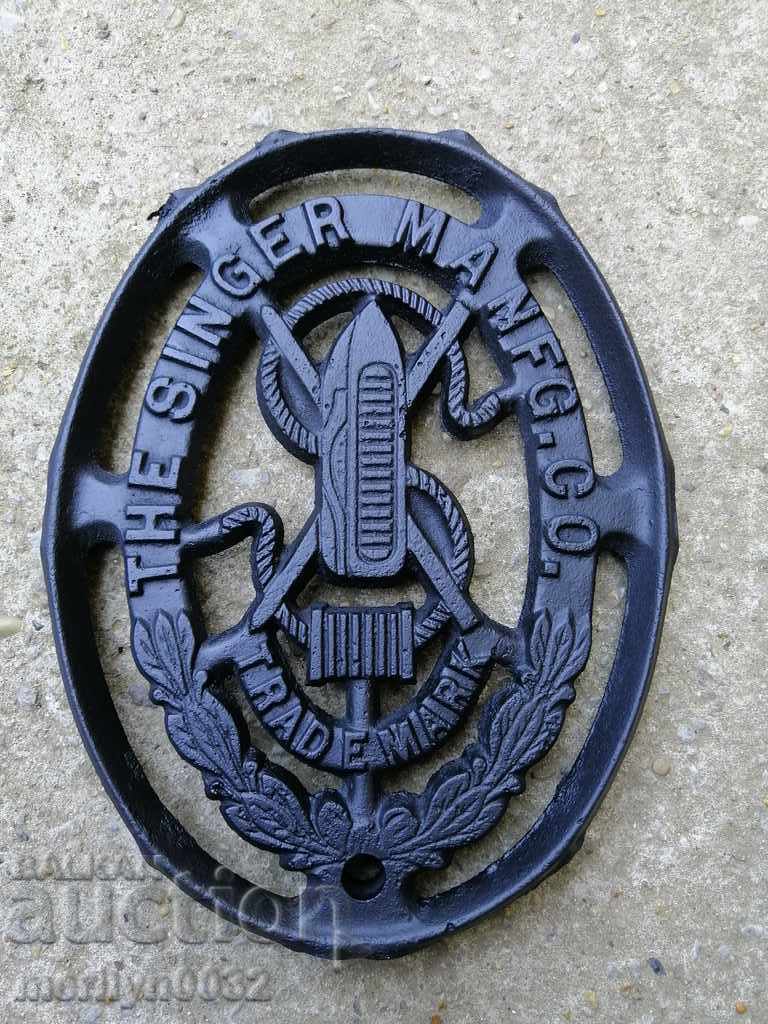 Чугунена емблема Singer фигурален чугун фигура с цена 54.00 лв. | € 27.61 Чугунена емблема Singer фигурален чугун фигура с цена 54.00 лв. | € 27.61