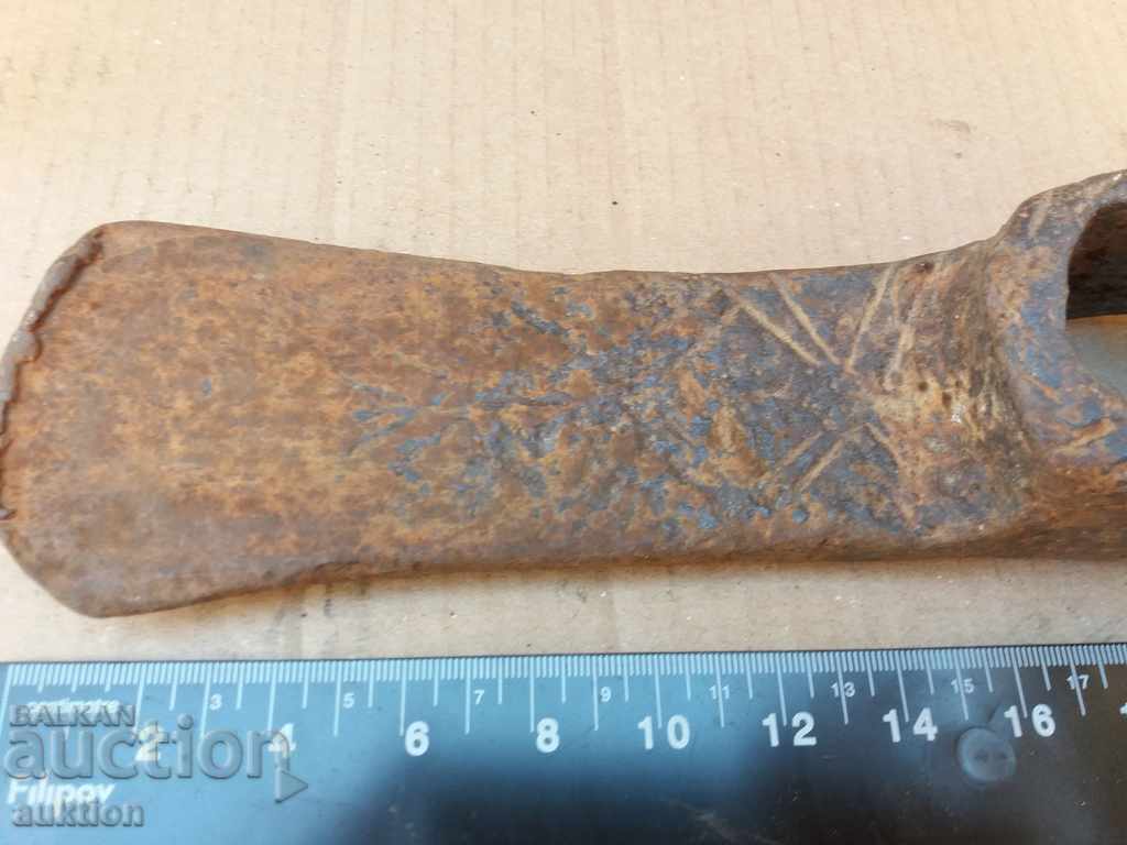 Auction OLD FORGED STONE REMOVAL TOOL - INSERTED Auction OLD FORGED STONE REMOVAL TOOL - INSERTED