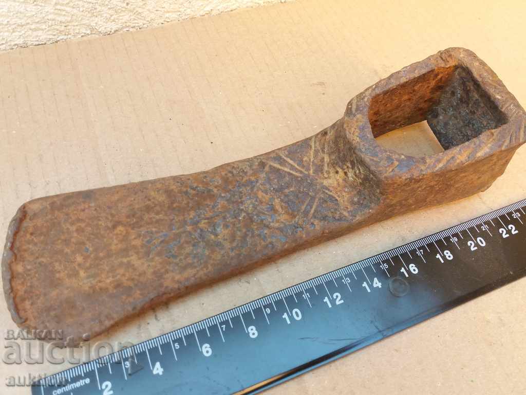 Delivery of OLD FORGED STONE REMOVAL TOOL - INSERTED Delivery of OLD FORGED STONE REMOVAL TOOL - INSERTED