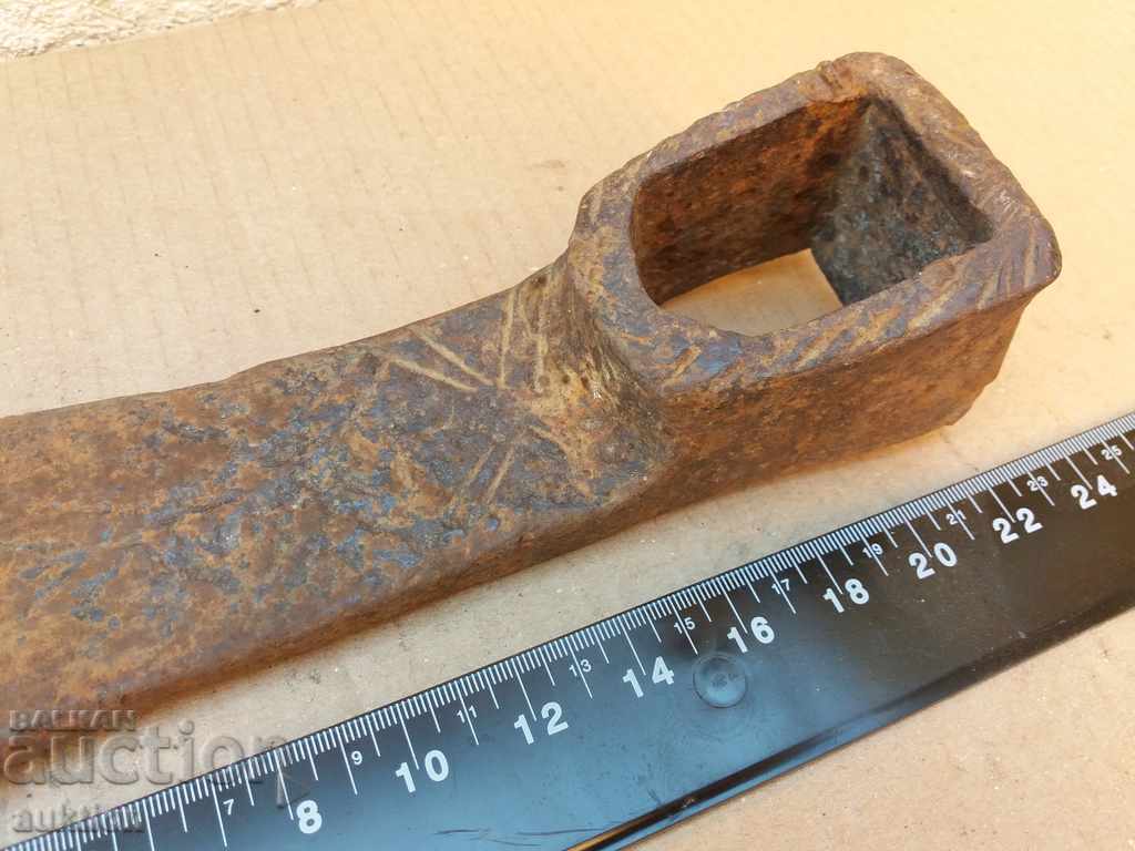 OLD FORGED STONE REMOVAL TOOL - INSERTED - 5 OLD FORGED STONE REMOVAL TOOL - INSERTED - 5