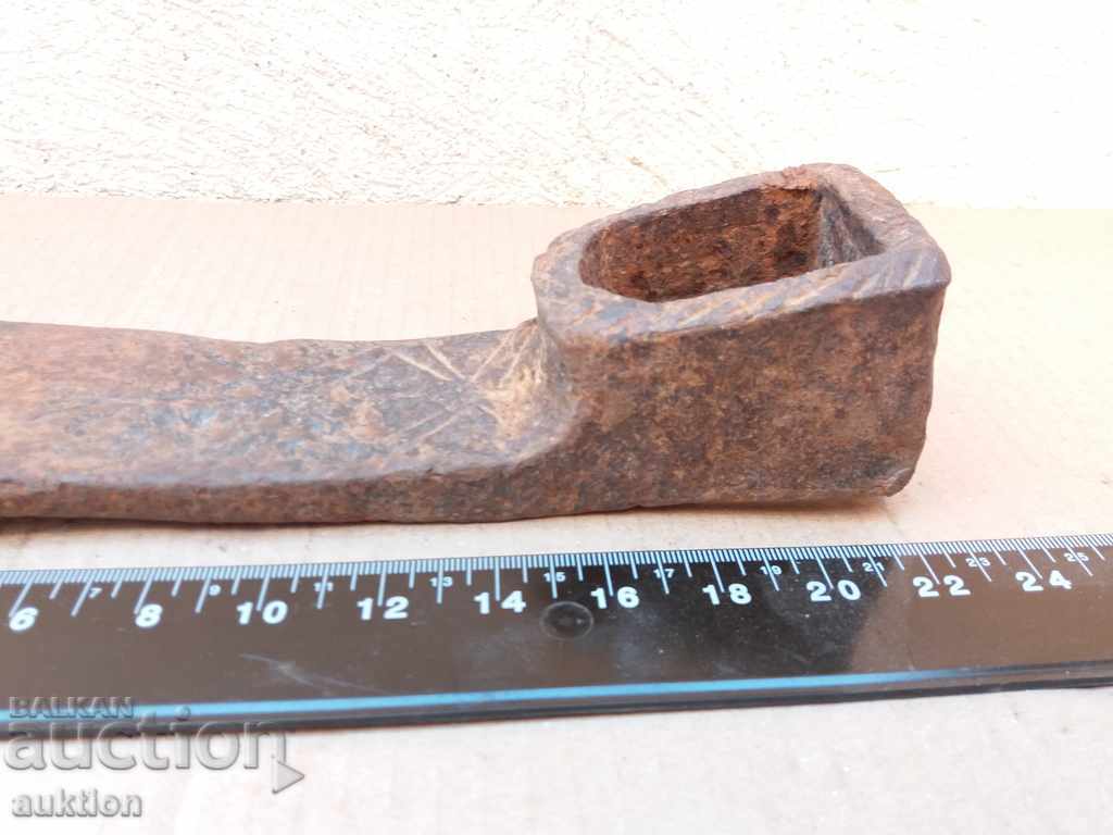 OLD FORGED STONE REMOVAL TOOL - INSERTED - 6 OLD FORGED STONE REMOVAL TOOL - INSERTED - 6