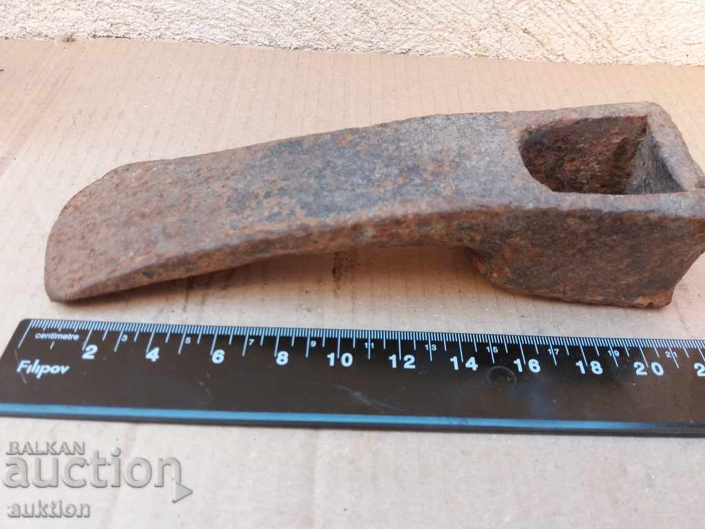 OLD FORGED STONE REMOVAL TOOL - INSERTED
