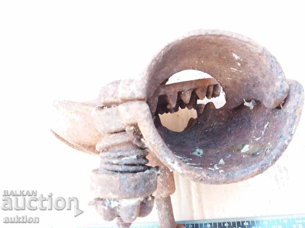 Delivery of OLD MASSIVE FORGED MACHINE FOR DIVING CORN, CORN Delivery of OLD MASSIVE FORGED MACHINE FOR DIVING CORN, CORN