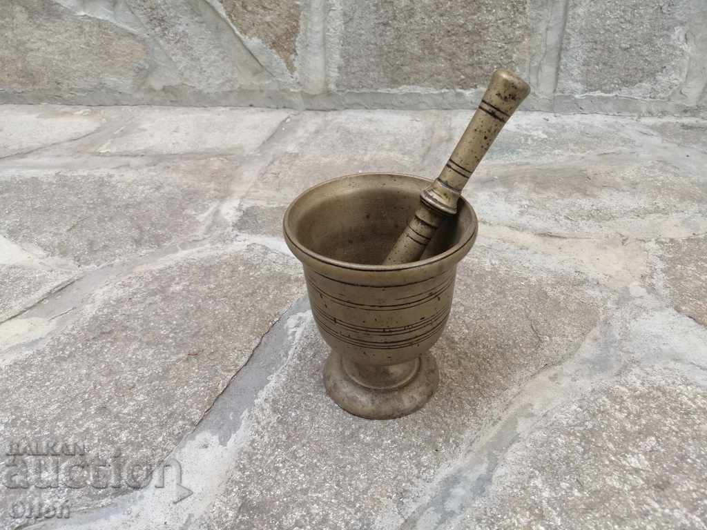 Old Bulgarian bronze mortar / mortar with price 45.00 BGN | € 23.01 Old Bulgarian bronze mortar / mortar with price 45.00 BGN | € 23.01