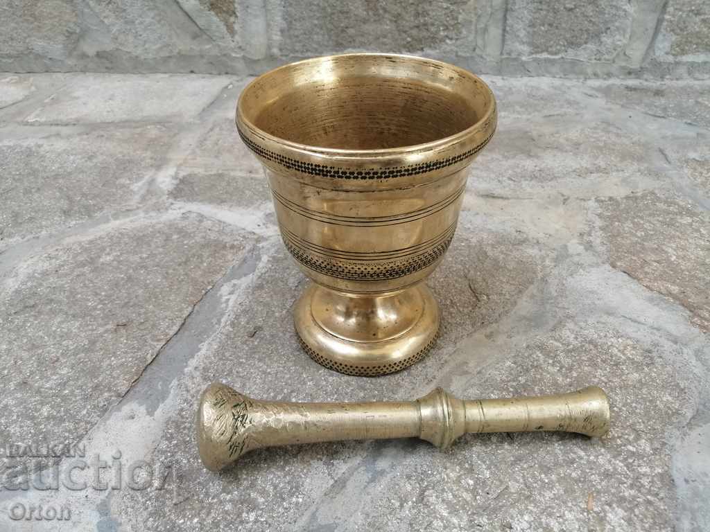 Large old Bulgarian bronze mortar / mortar with price 150.00 BGN | € 76.69 Large old Bulgarian bronze mortar / mortar with price 150.00 BGN | € 76.69