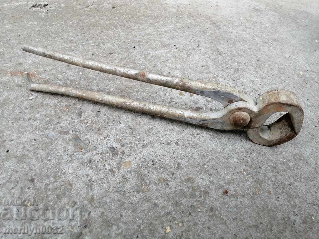 Old forged branded pliers, torpedoes, wrought iron - 6 Old forged branded pliers, torpedoes, wrought iron - 6