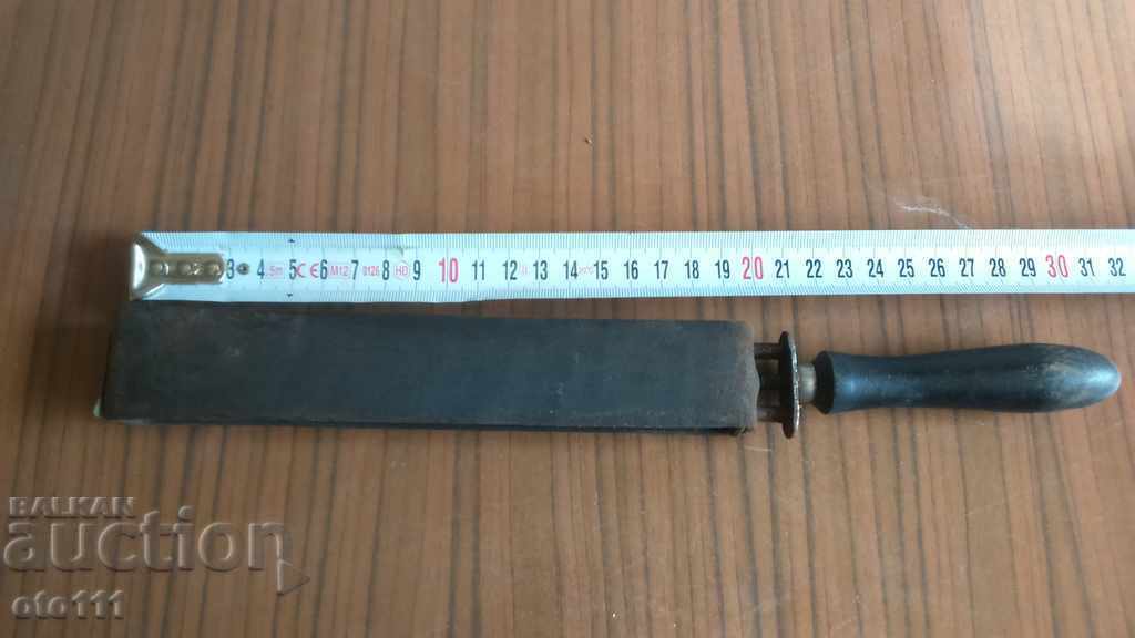 СТАР , МАСАТ , ТОЧИЛО ЗА БРЪСНАЧИ СТАР , МАСАТ , ТОЧИЛО ЗА БРЪСНАЧИ