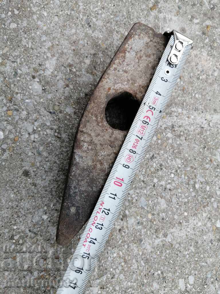 Auction An old stone hammer, a tool, a kink Auction An old stone hammer, a tool, a kink