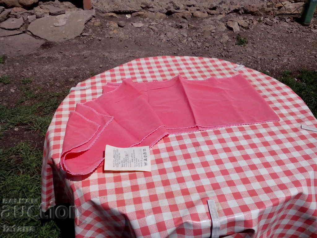 Delivery of Old women's scarf Delivery of Old women's scarf