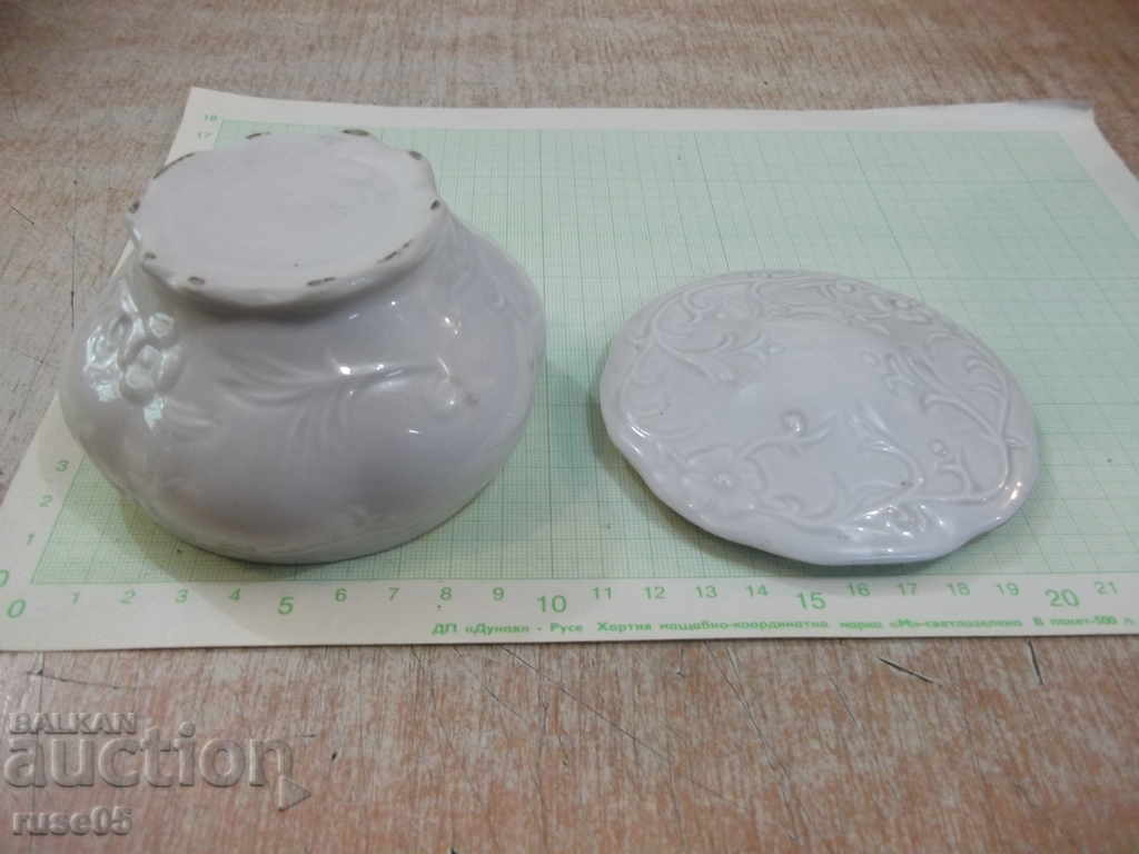 Bowl with porcelain lid - 5 Bowl with porcelain lid - 5