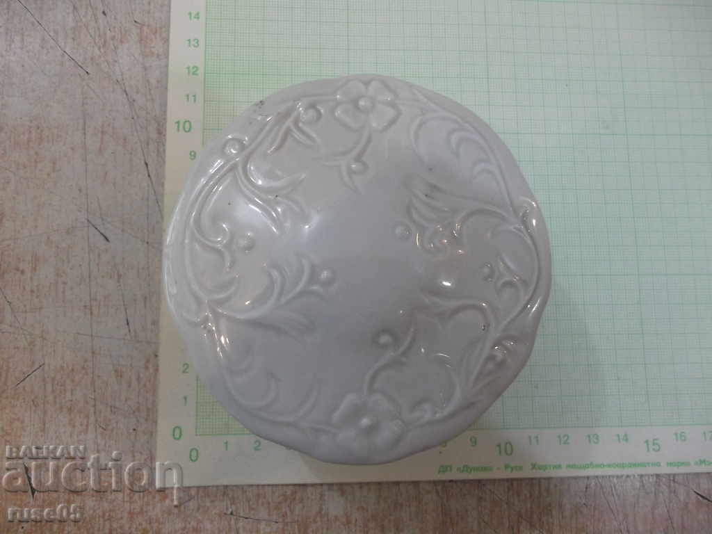 Bowl with porcelain lid - 7 Bowl with porcelain lid - 7