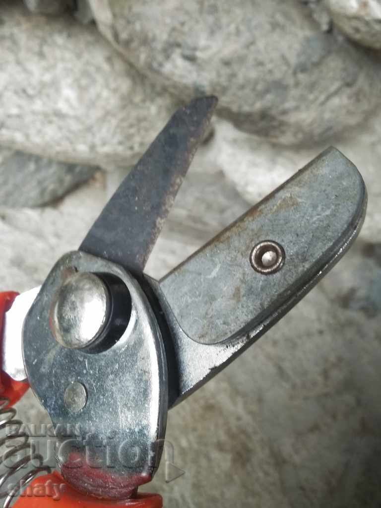 Auction Scissors. Cutting tool. Auction Scissors. Cutting tool.