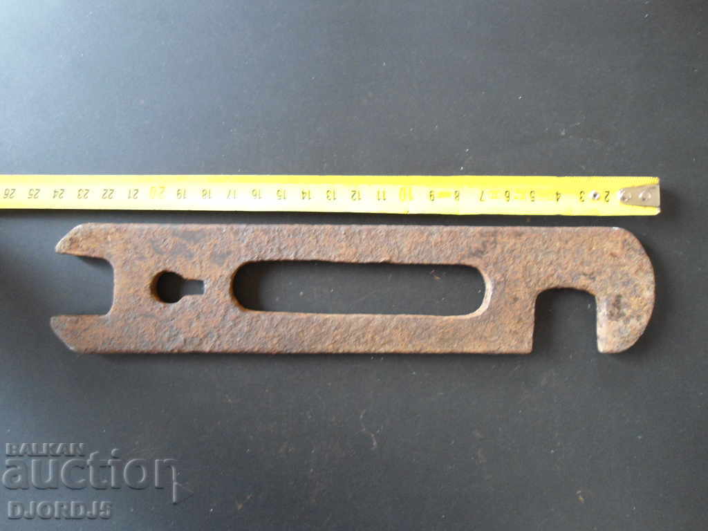 Аукцион Старинен многофункционален ключ Аукцион Старинен многофункционален ключ