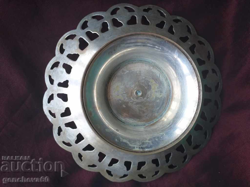 Delivery of Engraved antique brass candy box Delivery of Engraved antique brass candy box