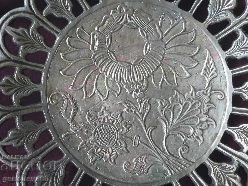 Engraved antique brass candy box - 5 Engraved antique brass candy box - 5