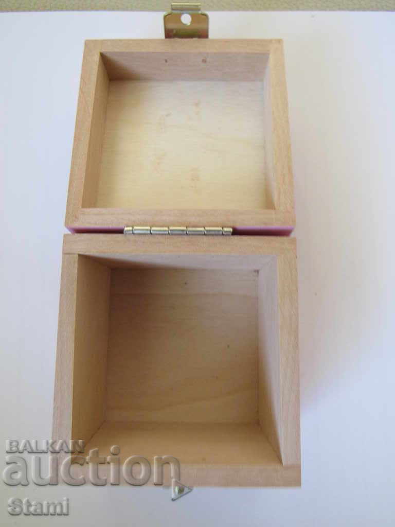 Auction Small wooden box for sweet compliments-confectionery Aida Auction Small wooden box for sweet compliments-confectionery Aida
