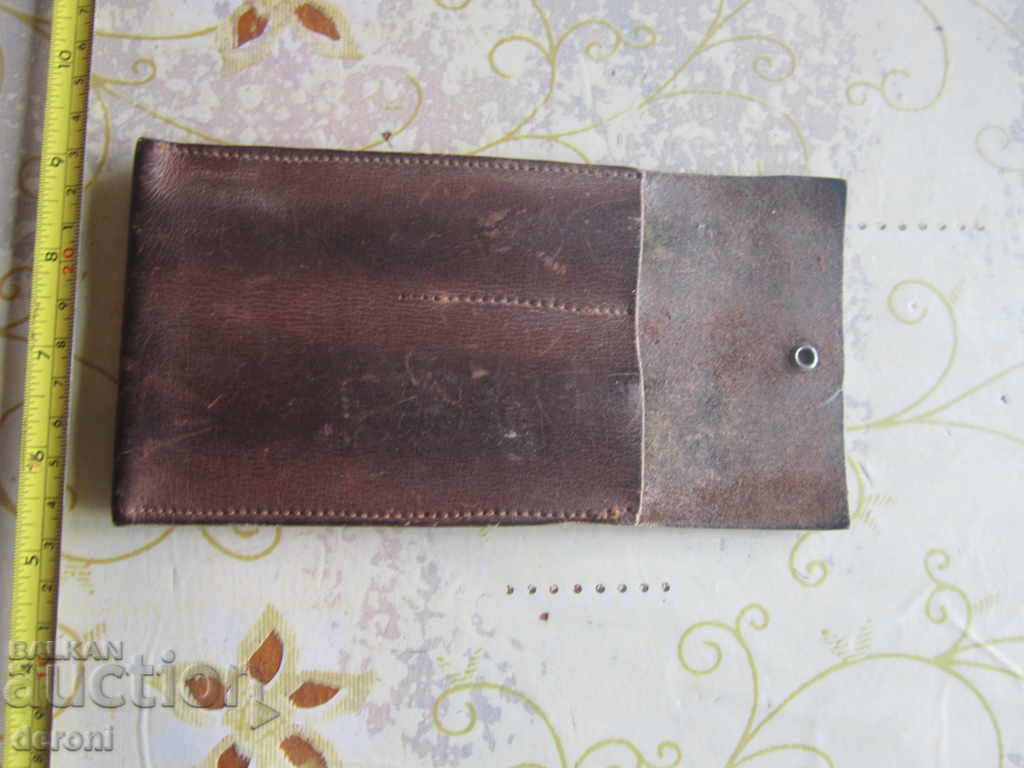 Leather rack case for razors Solingen with price 45.00 BGN | € 23.01