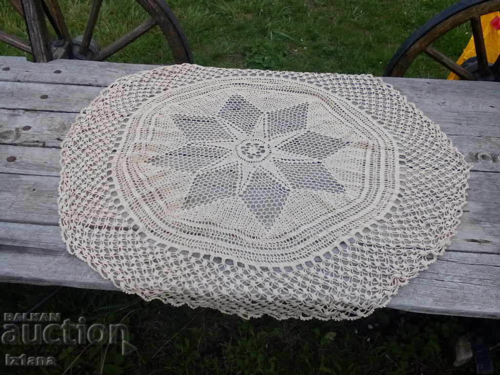 Аукцион Стара плетена покривка Аукцион Стара плетена покривка