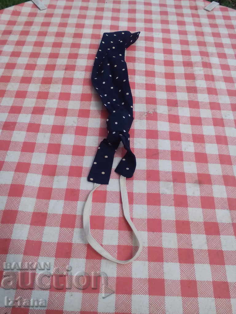 Old children's tie with price 6.00 BGN | € 3.07 Old children's tie with price 6.00 BGN | € 3.07