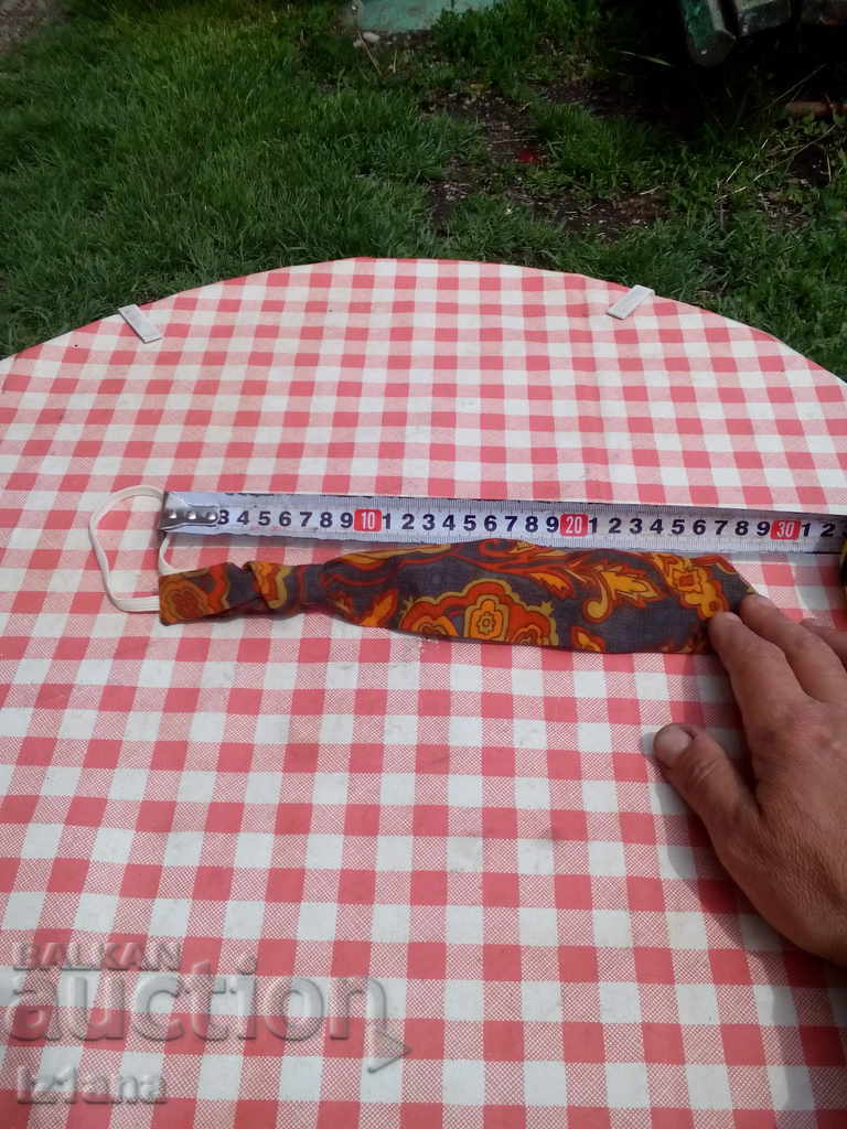 Delivery of Old children's tie Delivery of Old children's tie