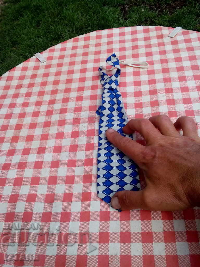 Παλιά παιδική γραβάτα με τιμή 6.00 BGN | € 3.07 Παλιά παιδική γραβάτα με τιμή 6.00 BGN | € 3.07