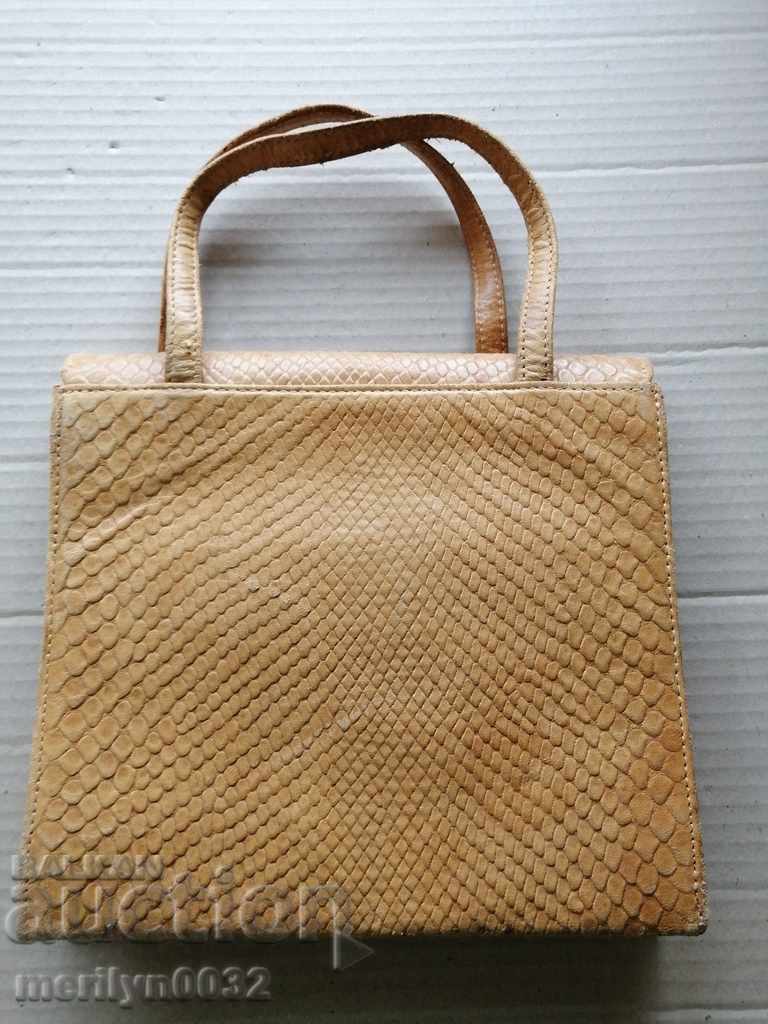 Delivery of Python skin bag Delivery of Python skin bag