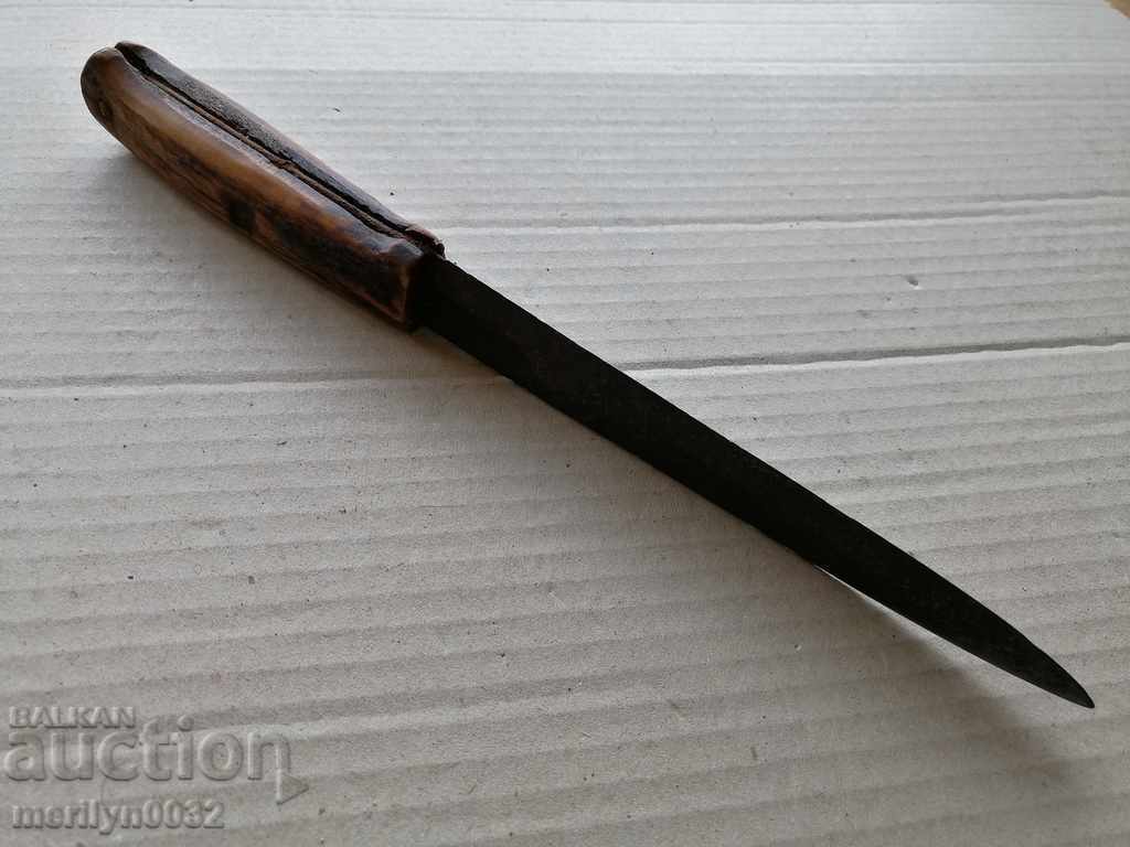 An old trench knife with primrose antlers with price 49.00 BGN | € 25.05 An old trench knife with primrose antlers with price 49.00 BGN | € 25.05