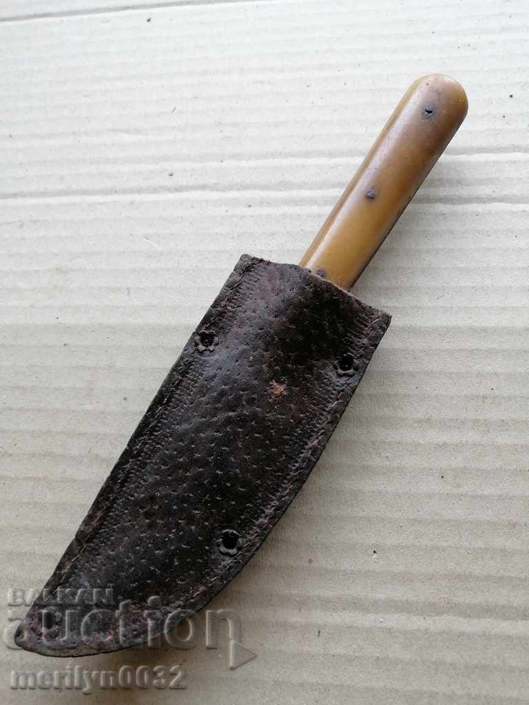 Auction An old knife with a primitive sheath Auction An old knife with a primitive sheath