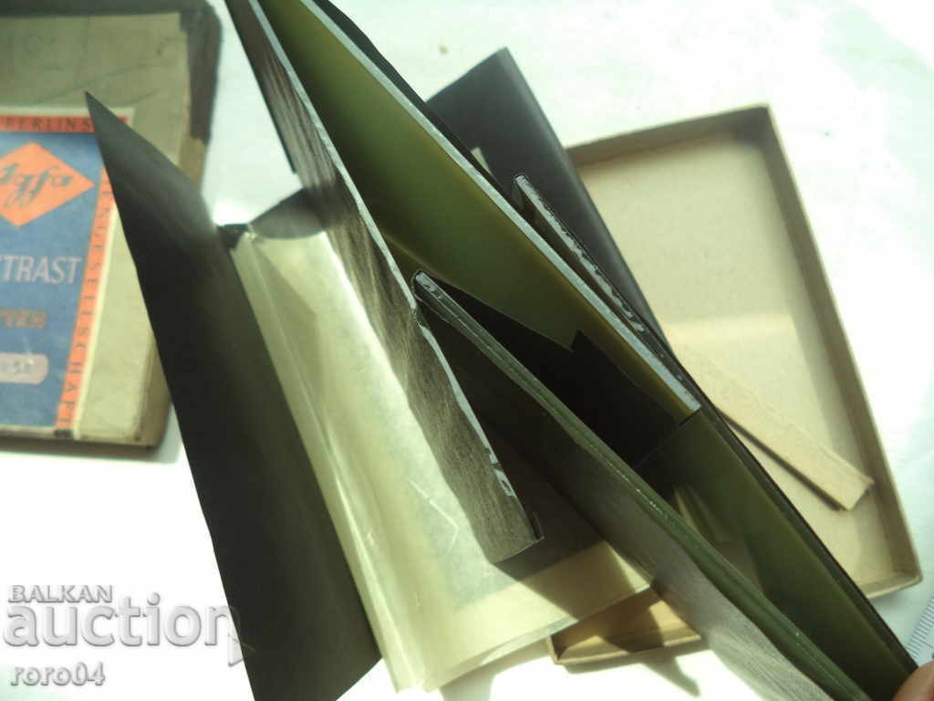 PHOTOGRAPHIC GLASS PLATES - BRAND NEW - WW II - 5 PHOTOGRAPHIC GLASS PLATES - BRAND NEW - WW II - 5