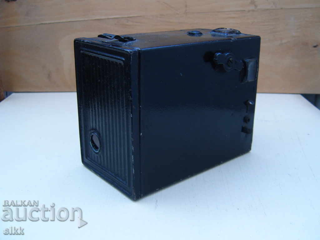 Доставка на фотоапарат бокс старинен Доставка на фотоапарат бокс старинен