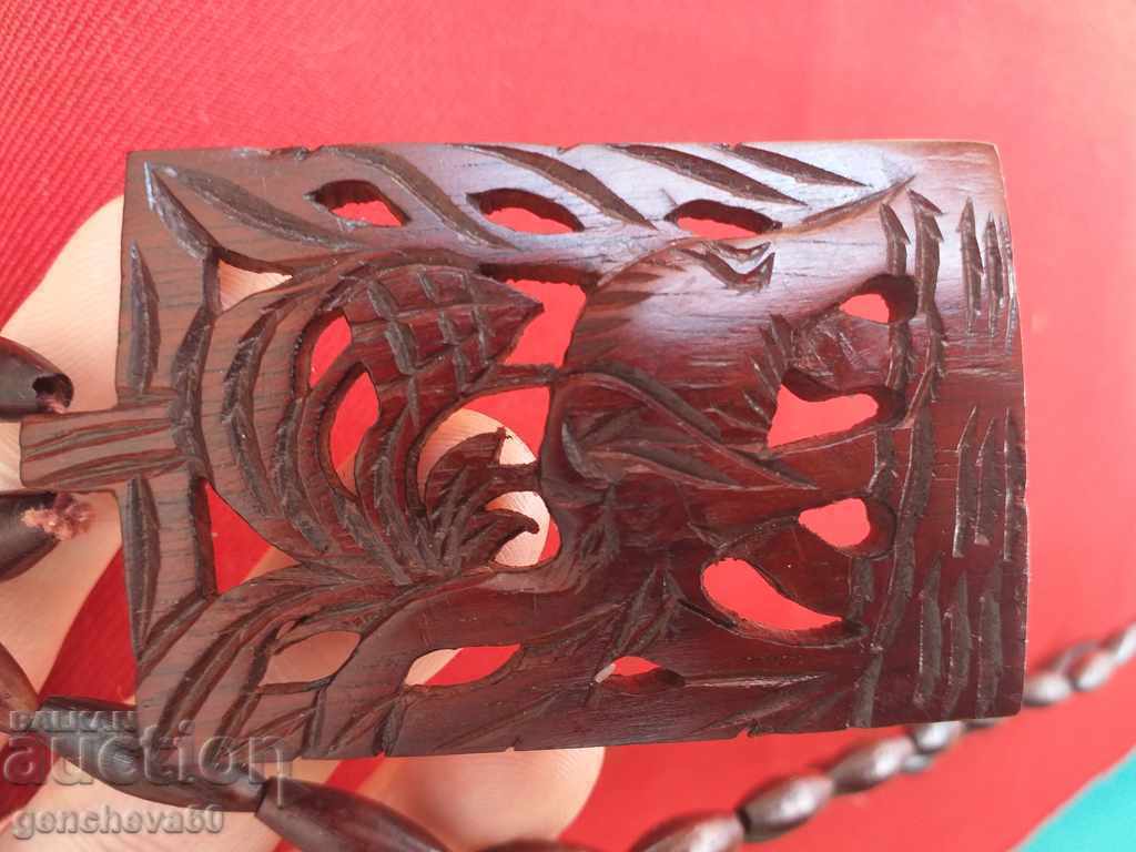 Sculptură rafinată de colier din abanos cu preț € 8.00 | 15.65 BGN Sculptură rafinată de colier din abanos cu preț € 8.00 | 15.65 BGN