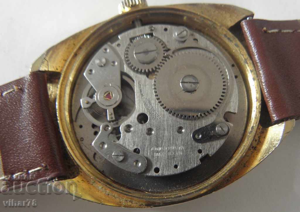 Доставка на ШВЕЙЦАРСКИ МЪЖКИ РЪЧЕН ЧАСОВНИК