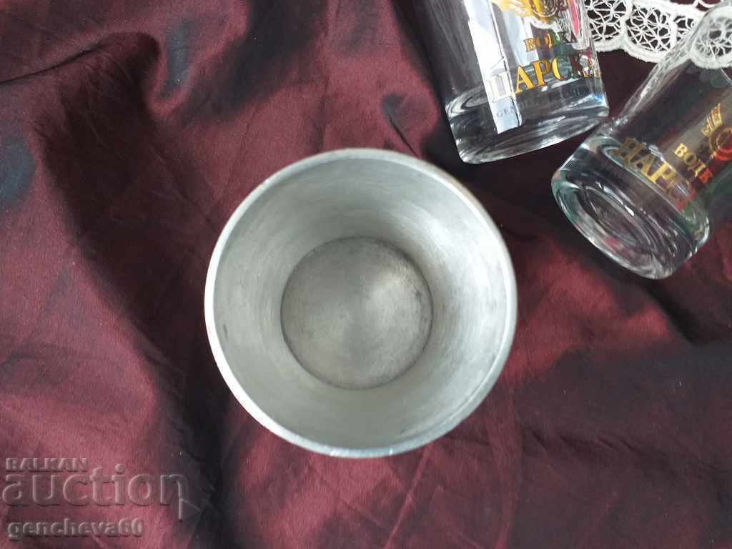 Licitație Cană metalică de măsurat alcool/și pahare cadou
