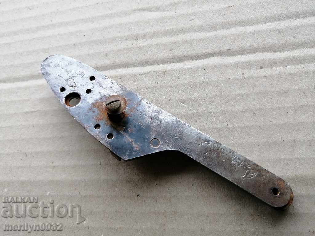 Πλακάκι μέρος ενός μηχανισμού κυνηγετικού τουφέκι με τιμή 35.00 BGN | € 17.90