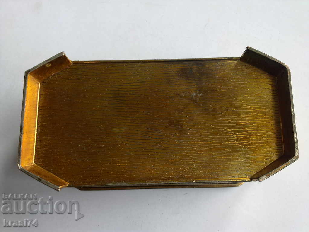 Gold-plated jewelry box with price 50.00 BGN | € 25.56 Gold-plated jewelry box with price 50.00 BGN | € 25.56