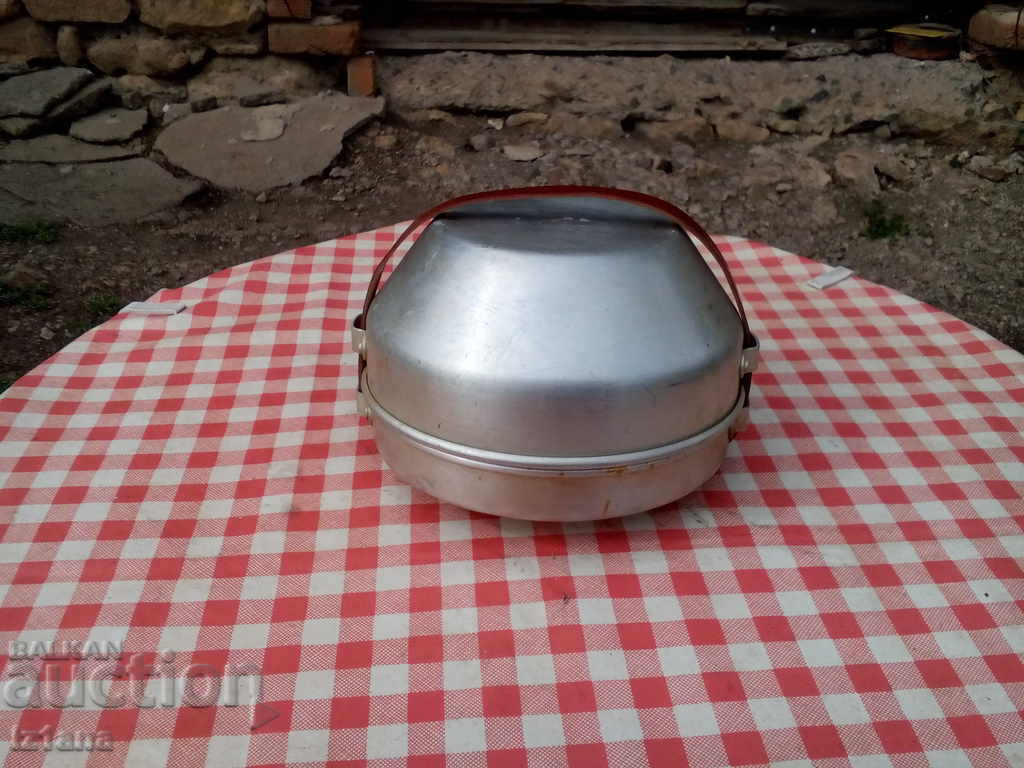 Old aluminum box, utensils, dishes with price 45.00 BGN | € 23.01 Old aluminum box, utensils, dishes with price 45.00 BGN | € 23.01