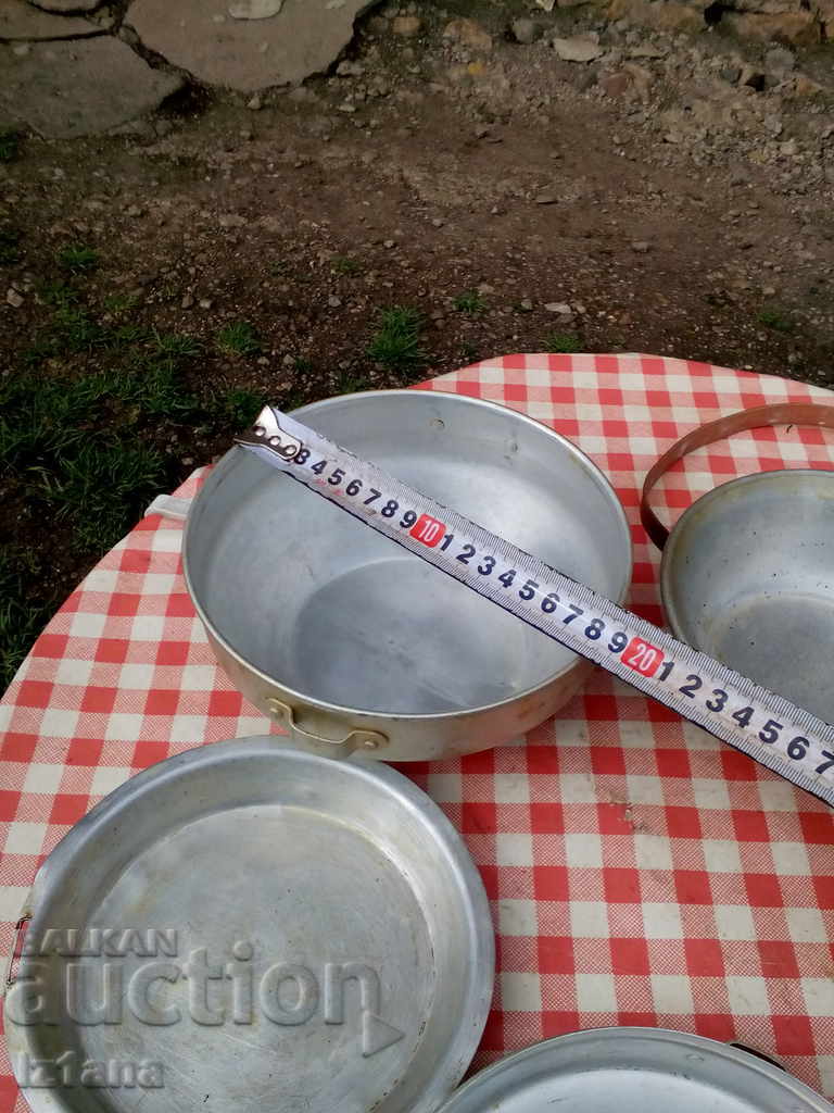 Delivery of Old aluminum box, utensils, dishes Delivery of Old aluminum box, utensils, dishes