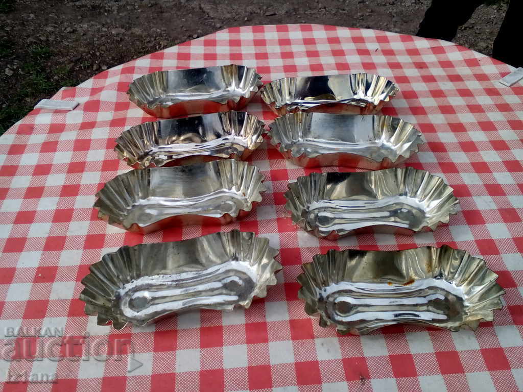 Old forms for sweets, muffins with price 15.00 BGN | € 7.67 Old forms for sweets, muffins with price 15.00 BGN | € 7.67