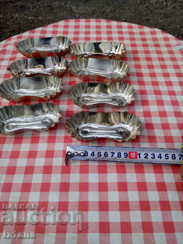 Auction Old forms for sweets, muffins Auction Old forms for sweets, muffins