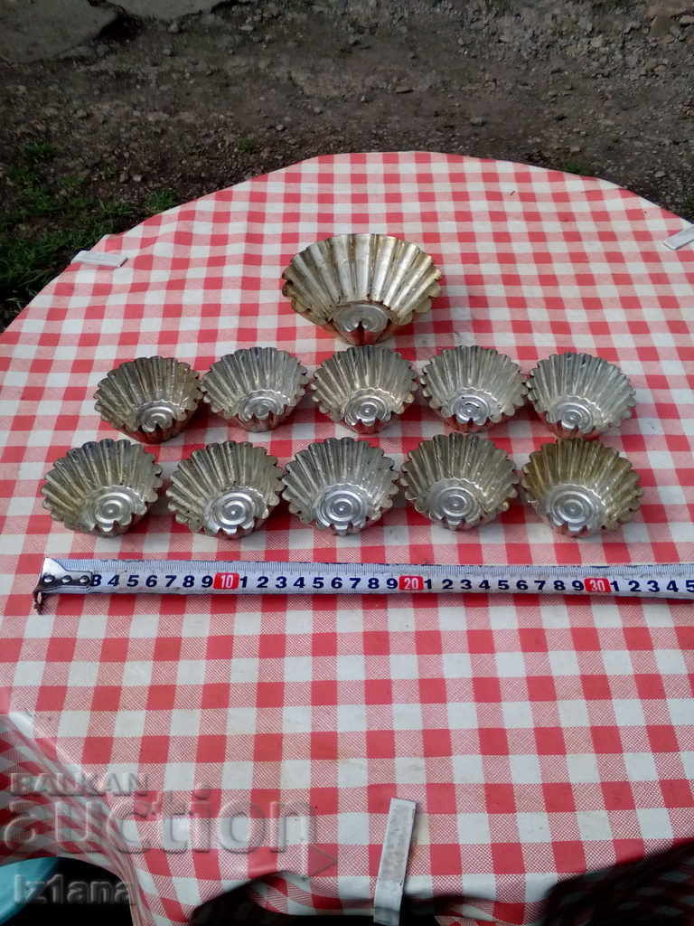 Delivery of Old forms for sweets, muffins Delivery of Old forms for sweets, muffins