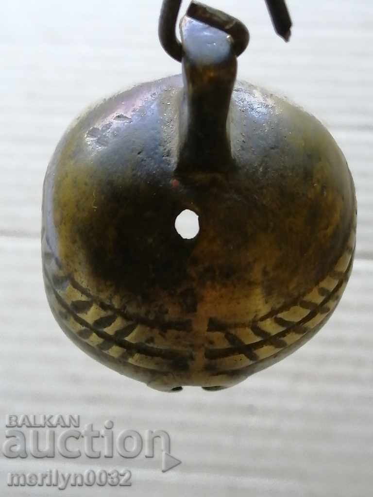 Аукцион Бронзово звънче за конски впряг тип "орехче" - 19-ти век Аукцион Бронзово звънче за конски впряг тип "орехче" - 19-ти век