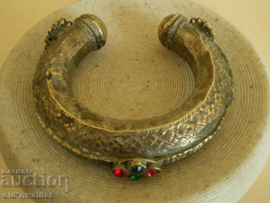 Auction ORIGINAL WOMEN'S BRACELET, OLD BEAUTIFUL JEWELRY Auction ORIGINAL WOMEN'S BRACELET, OLD BEAUTIFUL JEWELRY