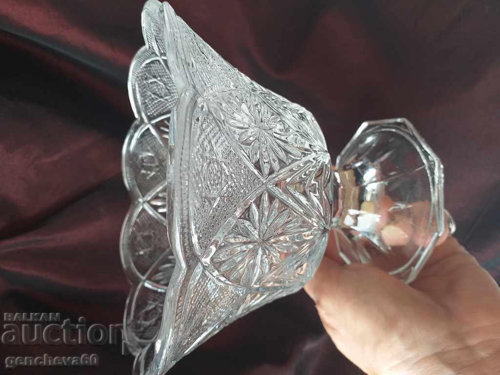 Old engraved fruit bowl with stool with price 12.00 €