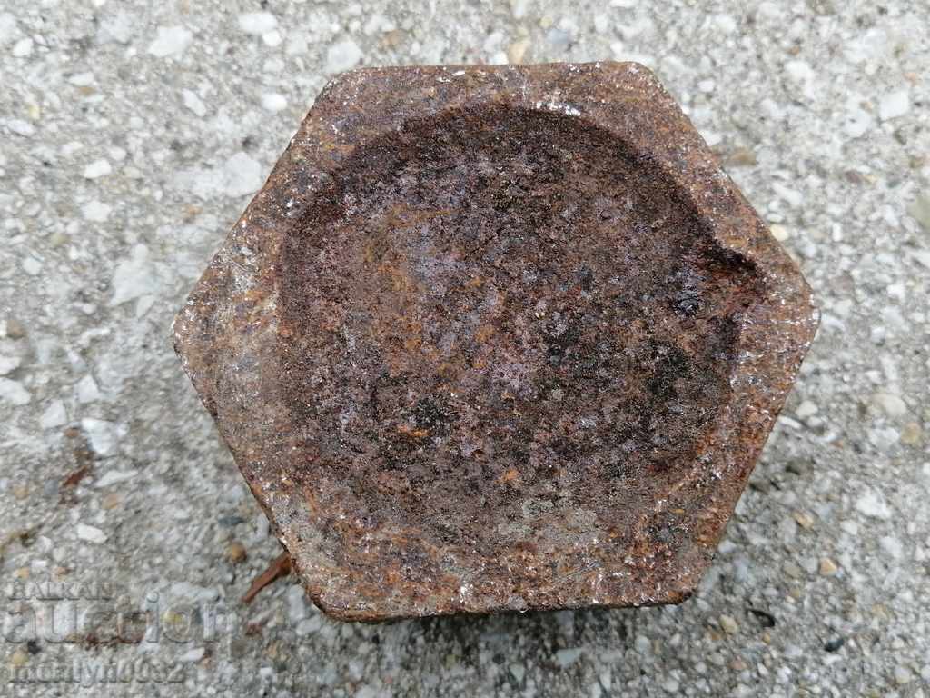 Old weighing scales, exagy, kilogram control weight with price 29.00 BGN | € 14.83 Old weighing scales, exagy, kilogram control weight with price 29.00 BGN | € 14.83