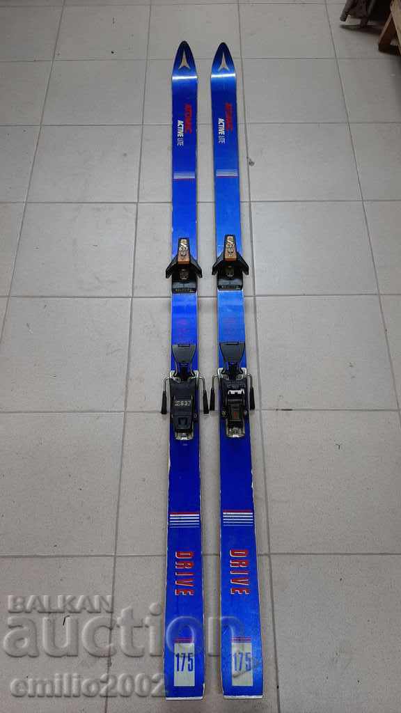 Συλλεκτικό σκι Atomic 175 cm με μηχανήματα Salomon