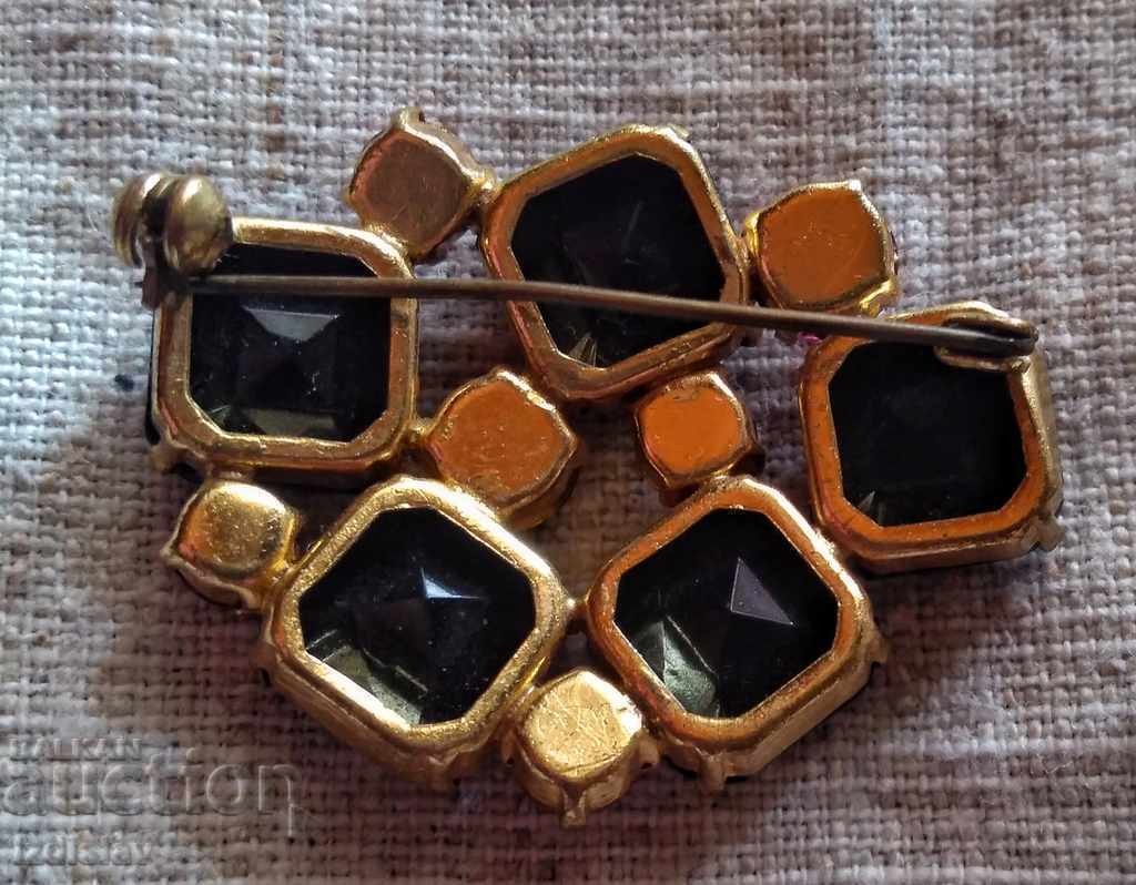 Old brooch with price 20.00 BGN | € 10.23 Old brooch with price 20.00 BGN | € 10.23